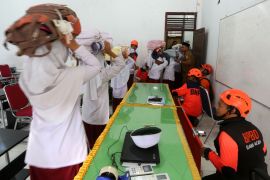 Tingkatkat kesiapsiagaan sejak dini, BPBD edukasi siswa SDN 67