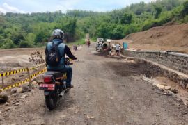 Pemkab Sumedang menargetkan bangun Jalan Haurpapak pada 2027