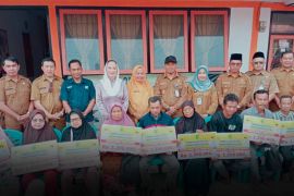 Pemkab Natuna salurkan bantuan uang tunai bagi warga miskin ekstrem