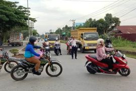 Kutim larang kendaraan berat lintasi jembatan demi keamanan bersama