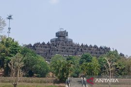 Stupa utama Candi Borobudur dipugar, pengunjung hanya sampai lantai 8