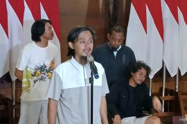 Kapten kapal tanker Honour sampaikan maaf tak bisa bawa pulang lima krunya