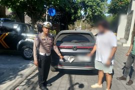 Polisi kejar terduga penganiaya dua WNA Eropa di Pecatu