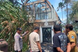WNA Nepal diduga bakar kertas usir laba-laba sebabkan kebakaran villa di Kuta