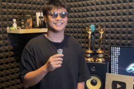 Angga Dermawan penyanyi lagu 'Dola' dukung pencatatan Hak Cipta Musik gratis