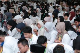 Yayasan Al Qohhar serahkan santunan ke ratusan anak yatim dan yatim piatu binaan