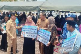 Bupati Sukamara sebut bantuan Gubernur Kalteng wujud kepedulian terhadap masyarakat