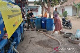 Pemkab Bekasi distribusikan 15 juta liter air warga terdampak kekeringan