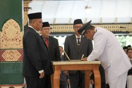 Bupati Sleman minta lima lurah hasil PAW berdayakan warga