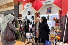 Pertamina Patra Niaga regional Sulawesi bawa maskerade tampilkan wastra Sulsel di INACRAFT 2026