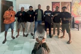 Polisi mengamankan terduga pelaku kekerasan Tasikmalaya di TTS