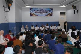 Bulog Aceh berbagi bersama anak yatim atas capaian penyerapan beras