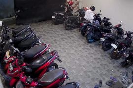Pria di Tamansari Jakbar curi motor setelah kunci tertinggal di dasbor