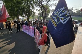 Demonstran desak Kapolda Sulsel yang baru tindak oknum perwira calo casis