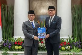 Sugiono resmi serahkan jabatan menlu ke Arrmanatha Nasir