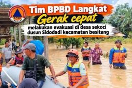 Plt. Bupati Langkat Tiorita gerak cepat tangani banjir Besitang, bantuan dan layanan kesehatan disalurkan