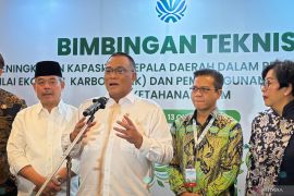 Menteri LH: Semua kekuatan sedang bekerja padamkan karhutla