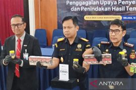 Bea Cukai Banjarmasin tindak WNA asal India selundupkan 1,1 kg emas