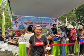 Kalbar sediakan 10 ton beras untuk kendalikan inflasi