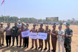 Bupati Boyolali serahkan santunan JKM pada pembukaan TMMD Sengkuyung Tahap IV Tahun 2026