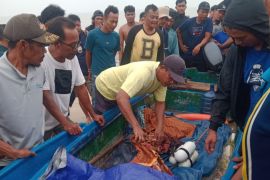 SAR gabungan temukan jasad nelayan hilang cari ikan di perairan Karimun