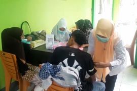 Dinkes Ternate buka posko kesehatan di lokasi karhutla layani warga terpapar kabut asap
