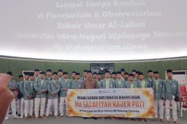 MA Salafiyah Kajen Pati jelajahi astronomi modern di Planetarium UIN Walisongo