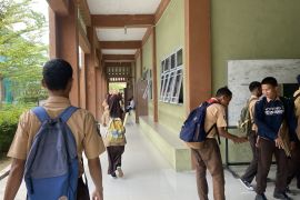 Disdik Batam sebut pelaksanaan UTS menyesuaikan dengan kabut dan belajar tatap muka