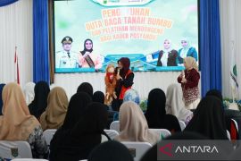 Bunda literasi Tanah Bumbu asah kemampuan mendongeng kader posyandu