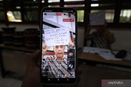 Edi Sukendri manfaatkan TikTok untuk pembelajaran matematika menyenangkan