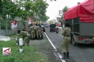 Bawaslu Temanggung sapu bersih APK langgar aturan