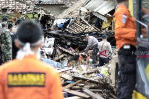 Delapan korban tsunami di Lampung Selatan masih dicari