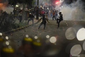 Ajakan "people power", hasilnya kericuhan politik