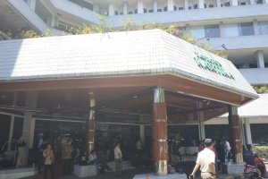 Lewat pesan singkat, Rosminah temukan anaknya yang koma akibat demo