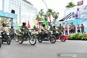 Panglima TNI semangati Babinsa dan driver ojek online salurkan bantuan