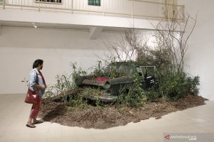 Pameran seni "Merupakan"