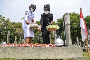 Ziarah makam pahlawan nasional di TMPU Kalibata