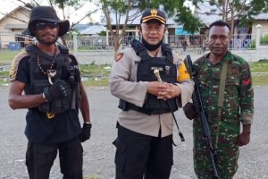 Pleno KPU Yalimo sempat ricuh, satu anggota Polri terpanah