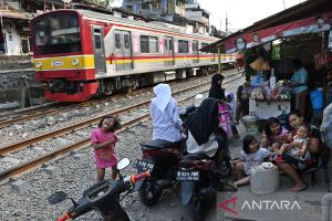 KAI Daop 6 ingatkan larangan ngabuburit di jalur rel KA