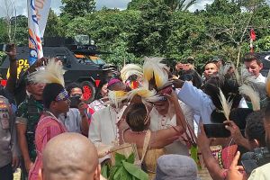 Duta Besar Vatikan berkunjung ke kampung Ayawasi kabupaten Maybrat