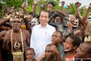 Presiden Jokowi resmikan Bandara Ewer, Asmat