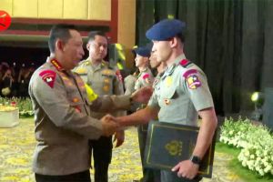 Kapolri naikkan pangkat 35 personel Satgas Operasi Damai Cartenz