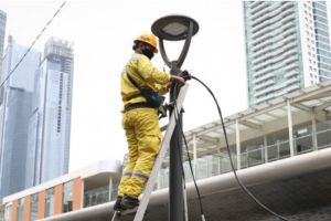 Jakut perbaiki ribuan titik lampu PJU  sepanjang 2025