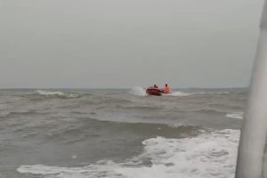 Kapal cepat terbalik di Timika, dua penumpang dicari tim SAR