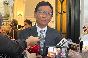 Mahfud enggan mengomentari pertemuan Jokowi dan Surya Paloh