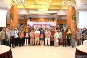 Semen Padang gandeng sejumlah pihak lanjutkan TJSL 2024