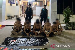 Polisi tangkap puluhan remaja yang melakukan "Sahur On The Road"