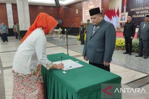 KPU Jakarta Timur lantik 50 PPK demi lancarnya Pilkada 2024