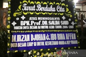 Sejumlah Dubes RI kirim karangan bunga untuk Prof. Salim Said