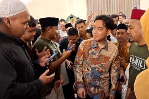 Gibran bersilaturahmi ke rumah Khofifah Indar Parawansa
